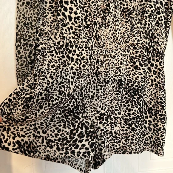 🤎Beautiful Leopard Jumpsuit!!🤎 - Picture 4 of 7